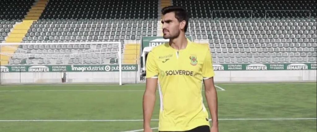 Rui Pires chega de França para reforçar meio campo do Paços de Ferreira